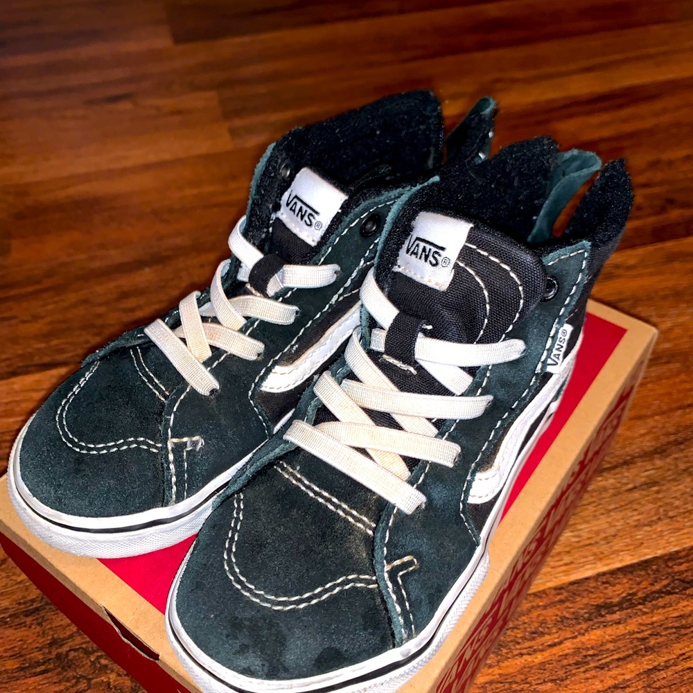 Toodler vans 9c